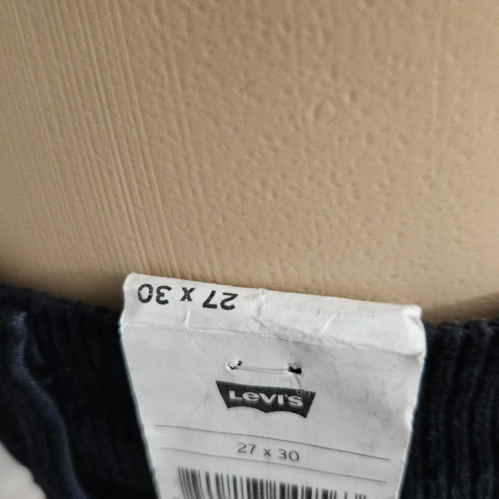 New with tags Levi's size 4 or 27 - Picture 7 of 7